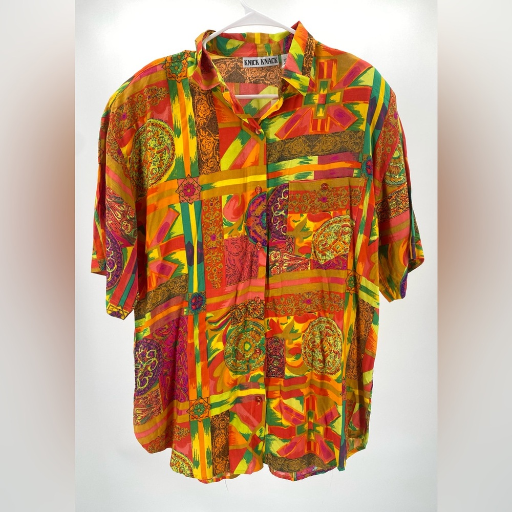 Knick Knack womens button down colorful blouse, vintage size Large‎